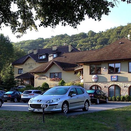 Hotel Kochanow Kochanow  Екстериор снимка