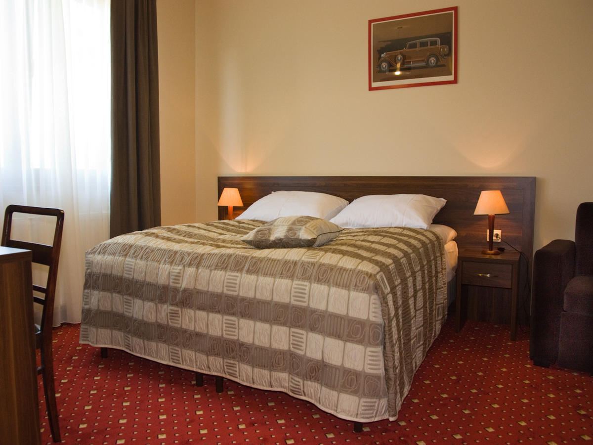 Hotel Kochanow Kochanow  Екстериор снимка