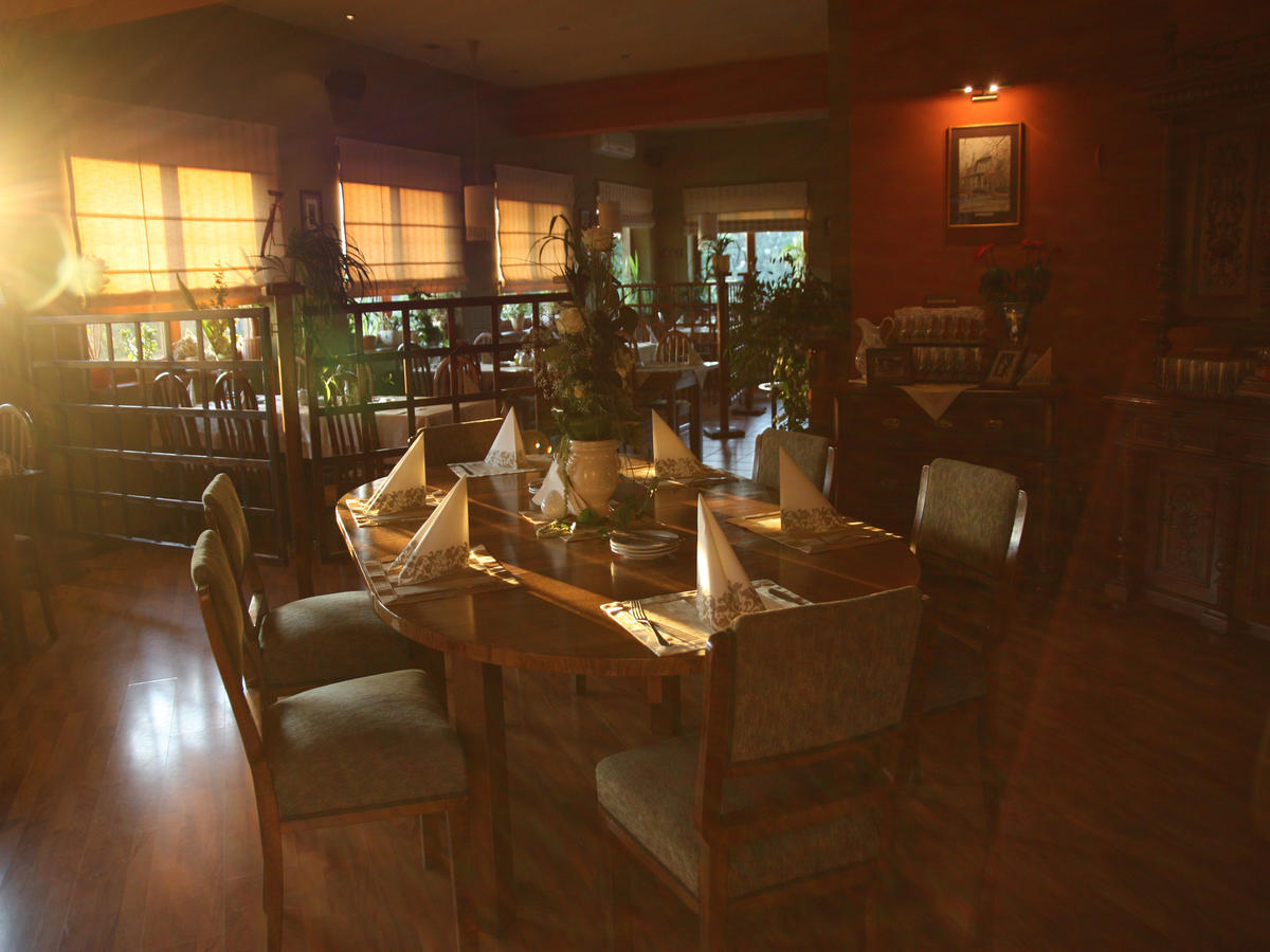 Hotel Kochanow Kochanow  Екстериор снимка