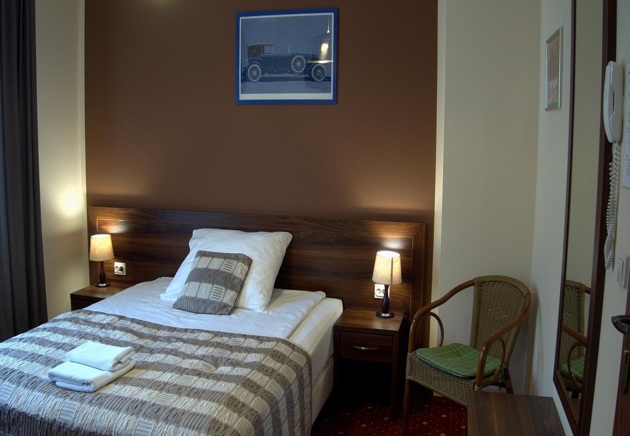 Hotel Kochanow Kochanow  Екстериор снимка