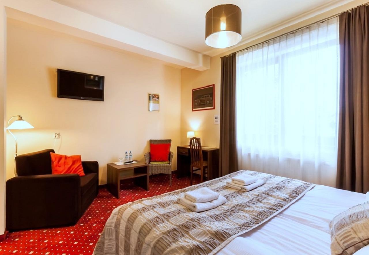 Hotel Kochanow Kochanow  Екстериор снимка