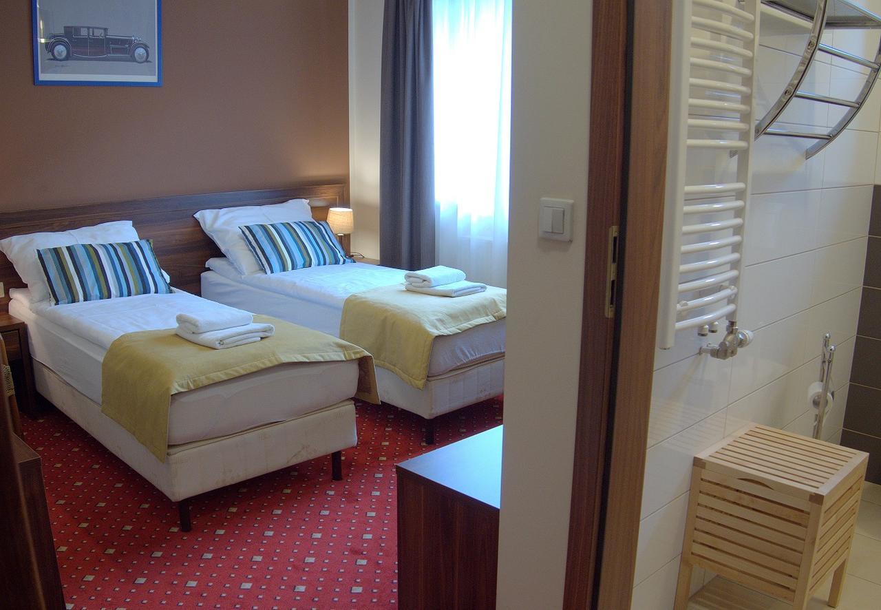 Hotel Kochanow Kochanow  Екстериор снимка