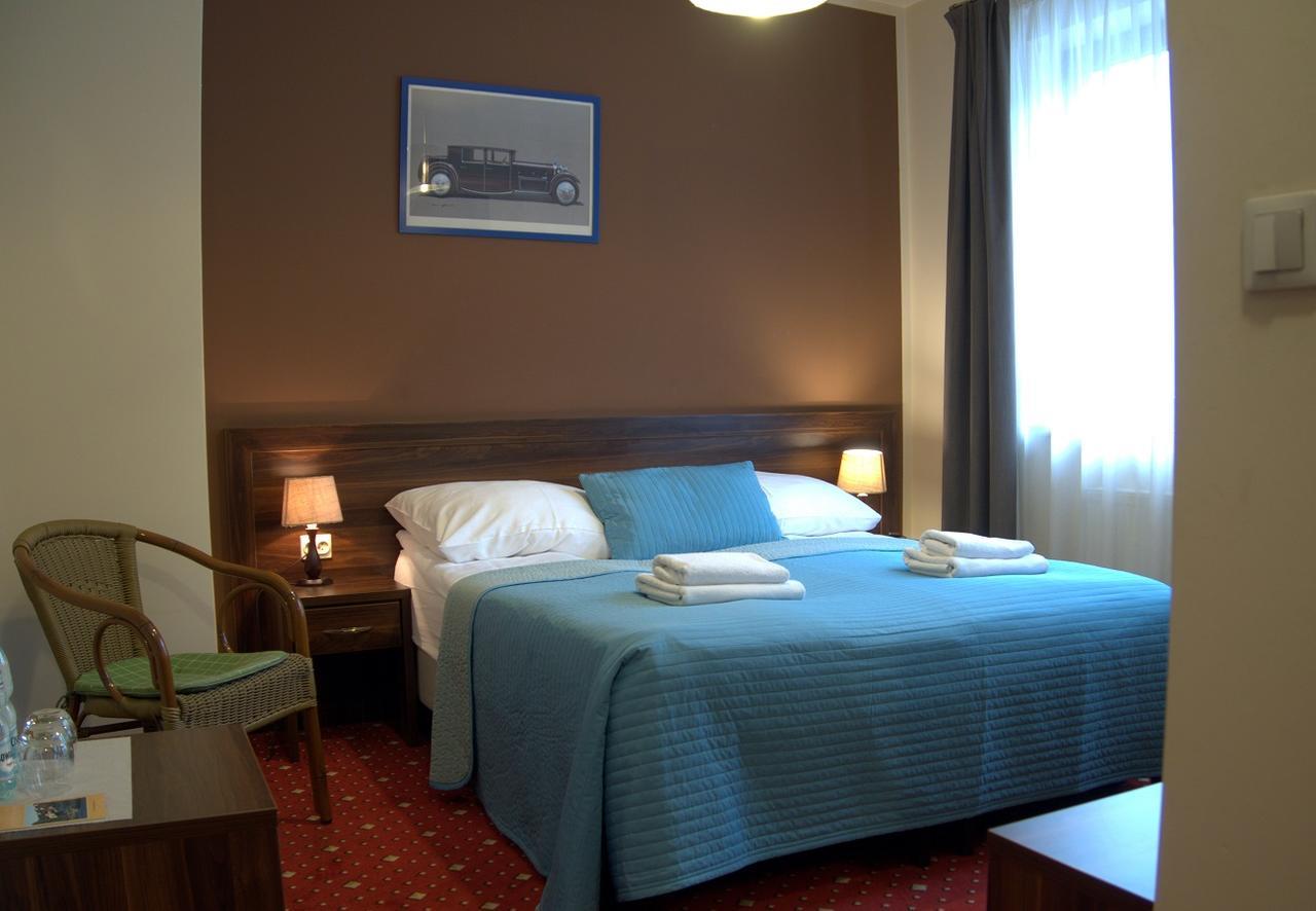 Hotel Kochanow Kochanow  Екстериор снимка