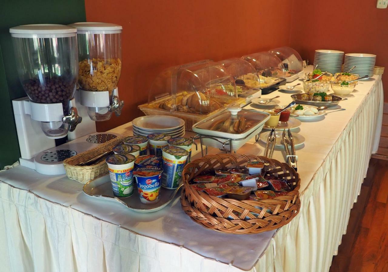 Hotel Kochanow Kochanow  Екстериор снимка