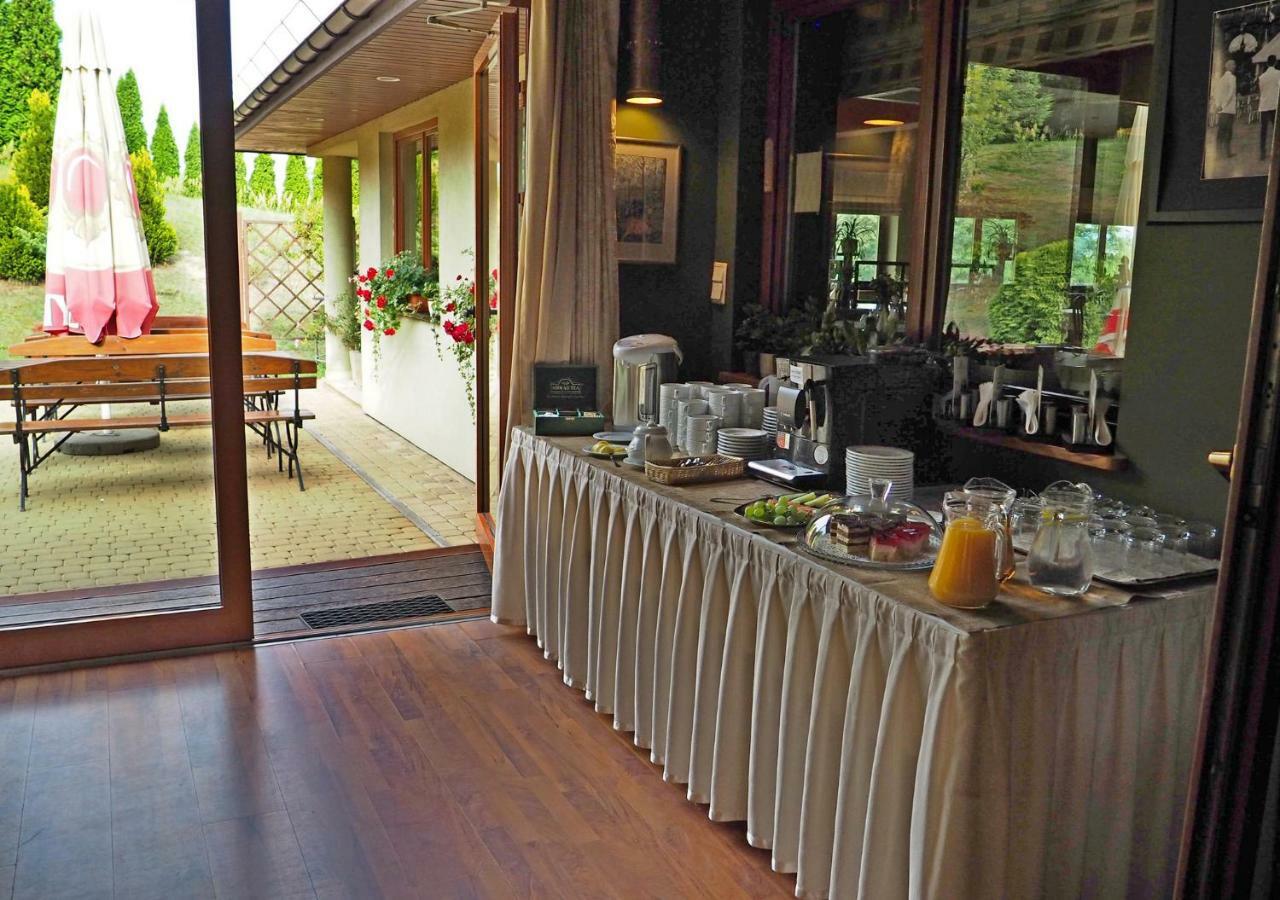 Hotel Kochanow Kochanow  Екстериор снимка