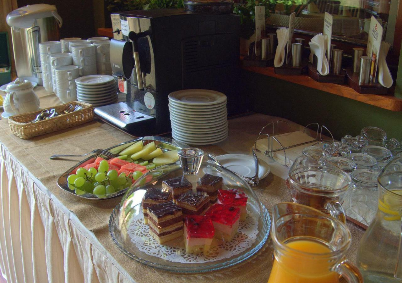 Hotel Kochanow Kochanow  Екстериор снимка